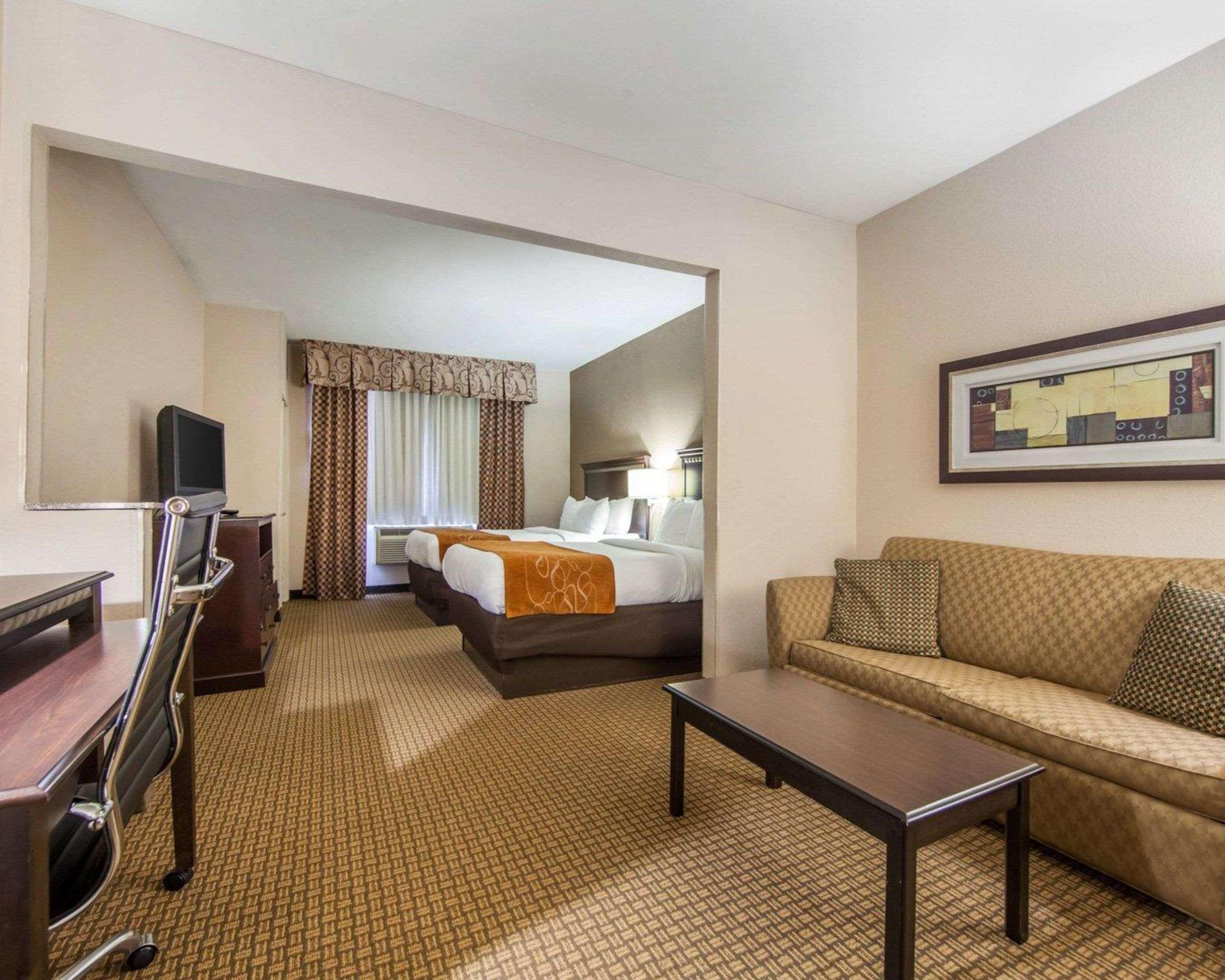 Comfort Suites London Bagian luar foto