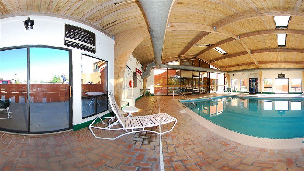 Comfort Suites London Bagian luar foto