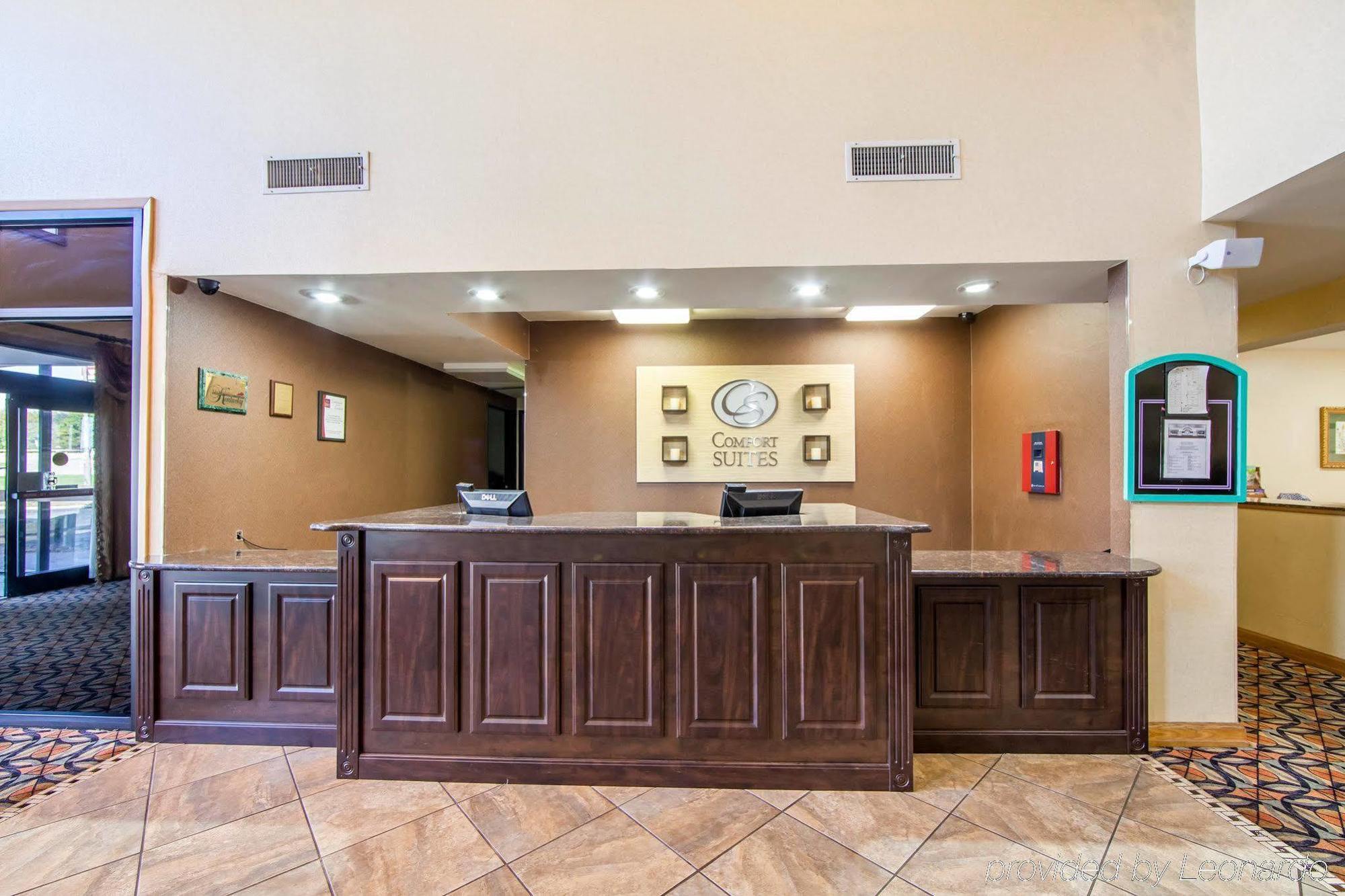 Comfort Suites London Bagian luar foto