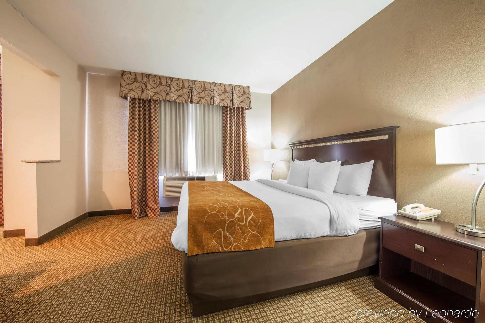 Comfort Suites London Bagian luar foto